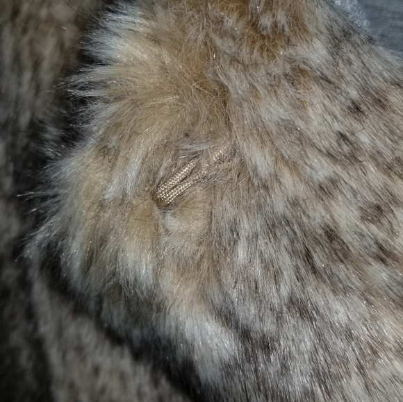 Faux Fur Coat - Picture 6 of 9